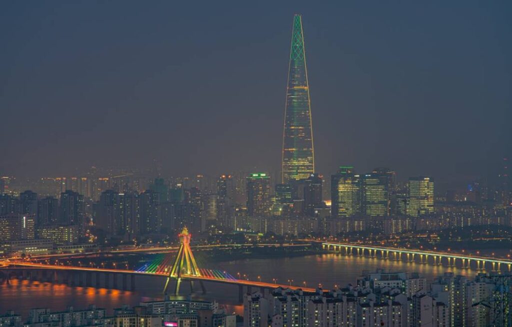 한국 및 해외 비상계엄 선포 사례와 관련 시사용어 및 법적 절차 설명