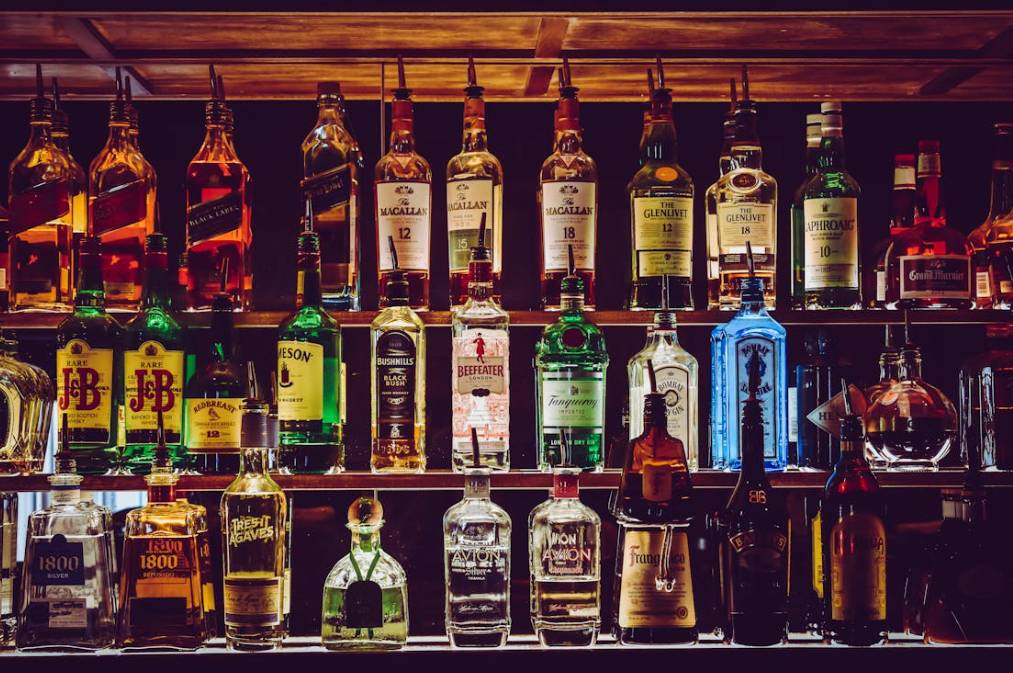 Best Whiskies Under $50 in 2025 (US/UK Lists)