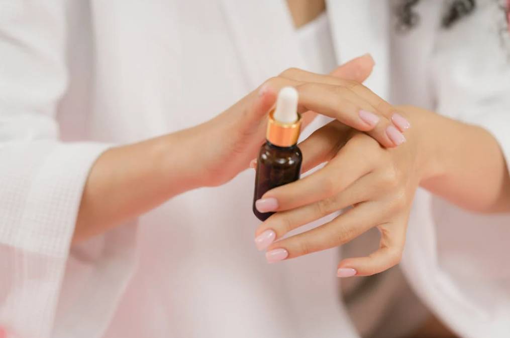 Hyaluronic Acid in K-Beauty: The Secret to Korean Glass Skin
