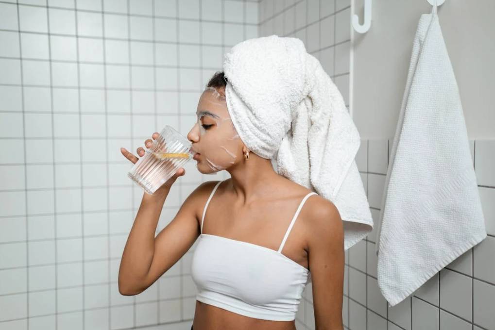 Hyaluronic Acid in K-Beauty: The Secret to Korean Glass Skin